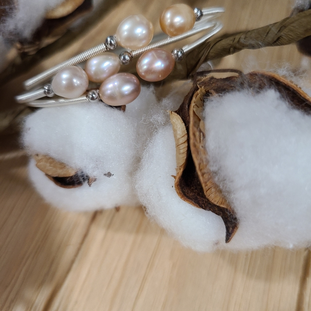 🩶🩷NEW🩶🩷 STUNNING!! Wire Wrapped Cotton Candy Freshwater Pearls in SILVER - Picture 10 of 11